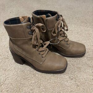 Crown Vintage Marley Combat Boots Women's Sz 7M, Brown Trendy Y2K Walking 90s